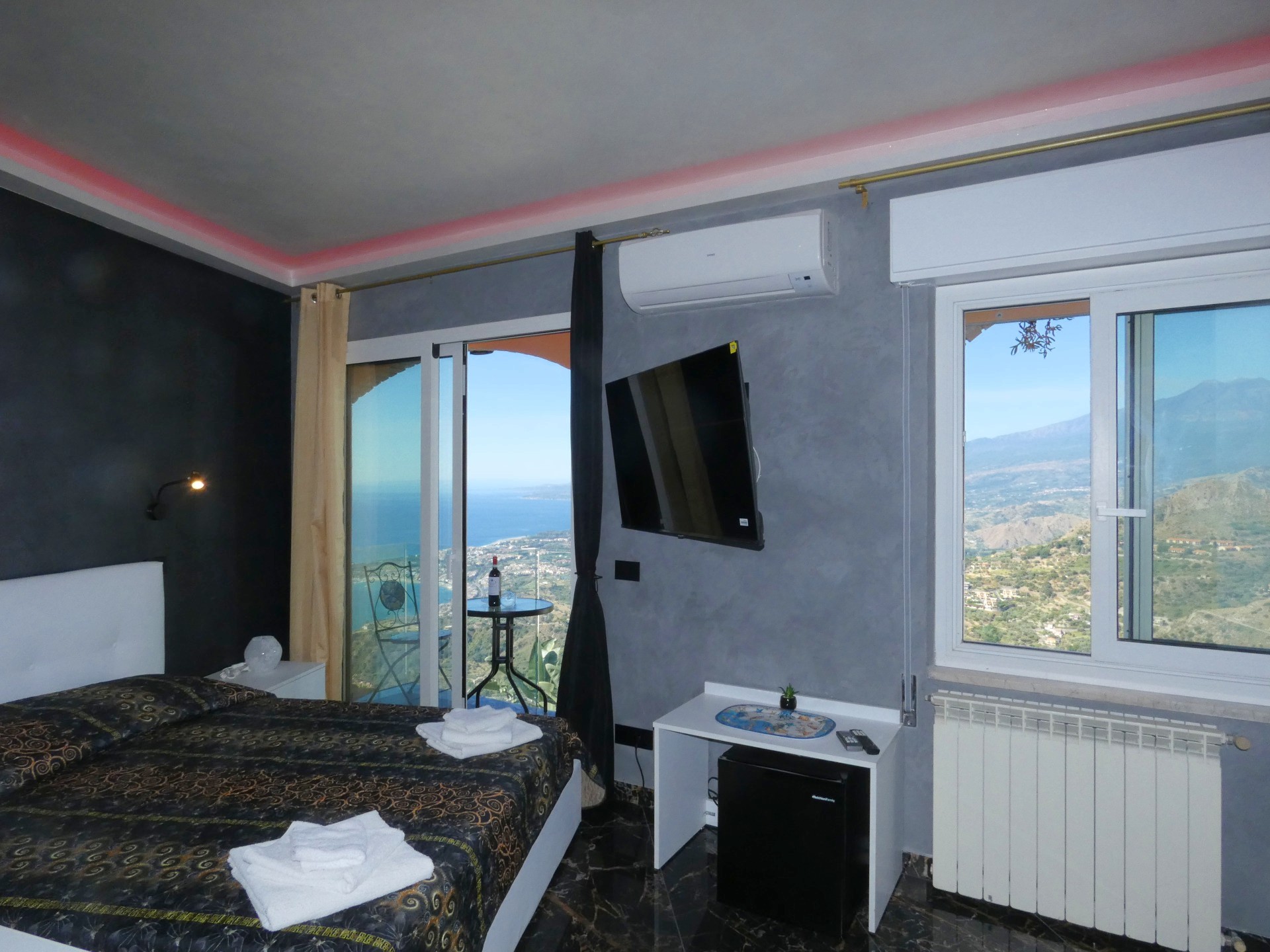 Room Medusa, Etna & Sea View